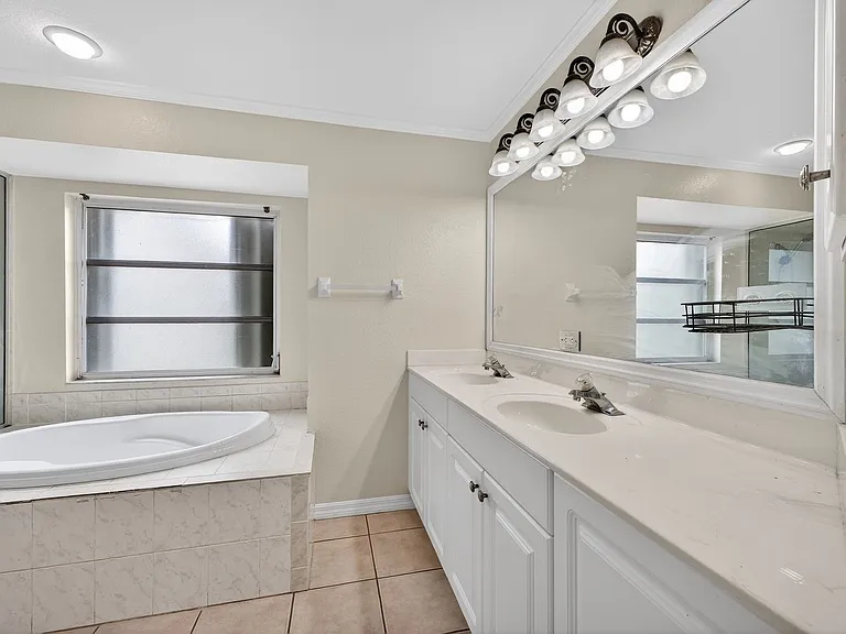 6890 Circle Dr — Photo 23