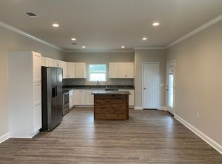 415 E Spruce St, Huntington, TX 75949