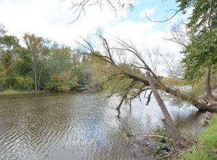 LT1 Oak Shore Ln, Mequon, WI 53092