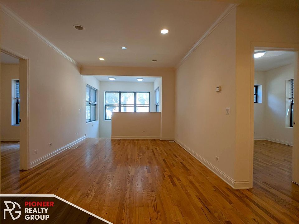 1st image of 3240 W Leland Ave #1