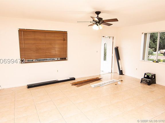 3rd image of 2507 Jamaica Dr