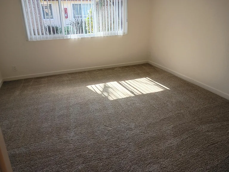 Huntington Garden Apartments — Photo 76