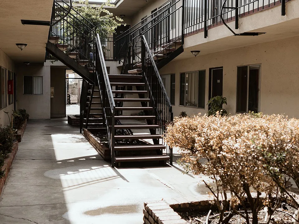 1314 Edgewood Way