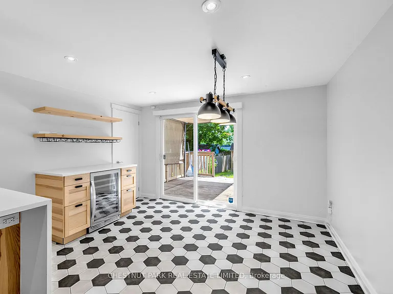 25 Kenworthy Ave — Photo 7