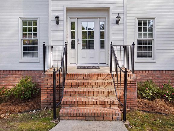 4th image of 165 Teal Cir