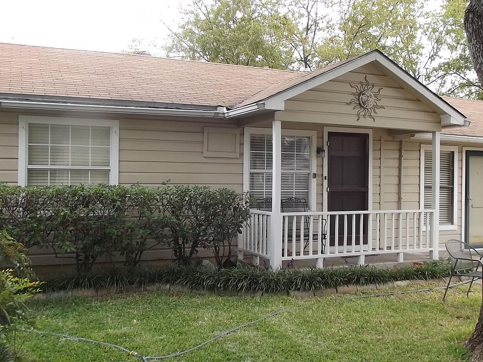 1st image of 3721 W Clarendon Dr #A