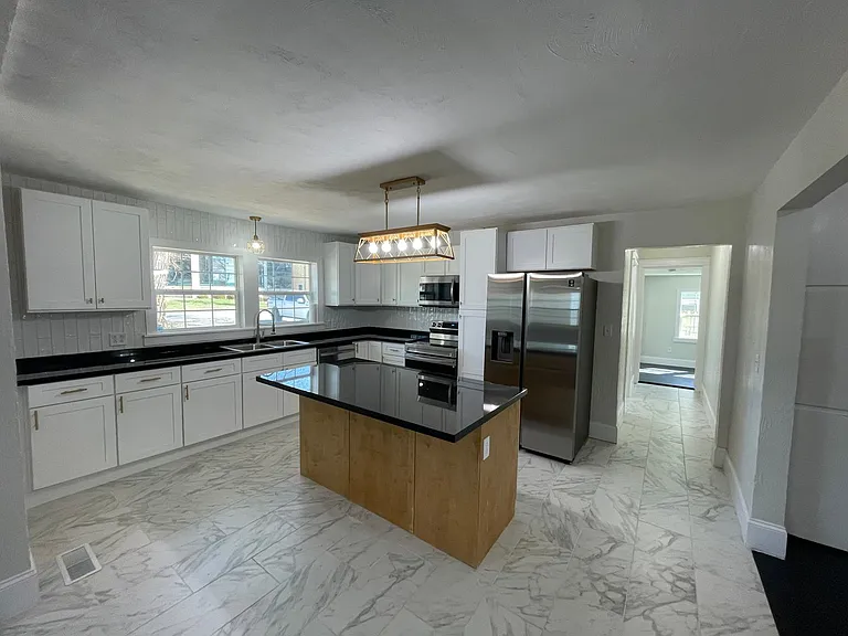 428 W Broadmoor St — Photo 7