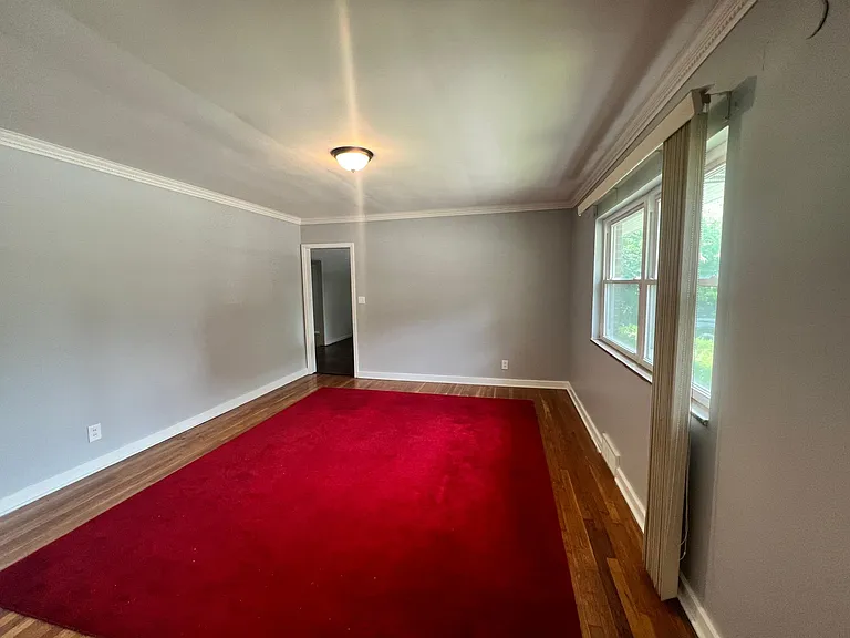 525 Far Hills Ave — Photo 6