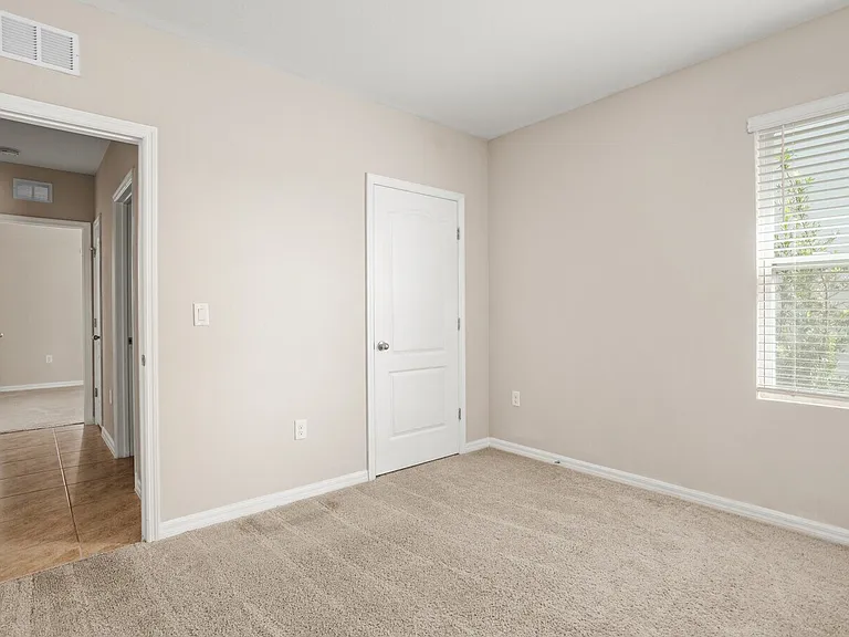 1112 Fox Path Rd — Photo 16