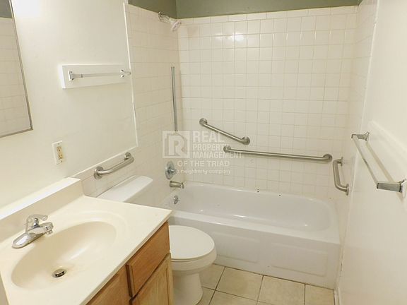 5th image of 1500 Autumn Dr APT A