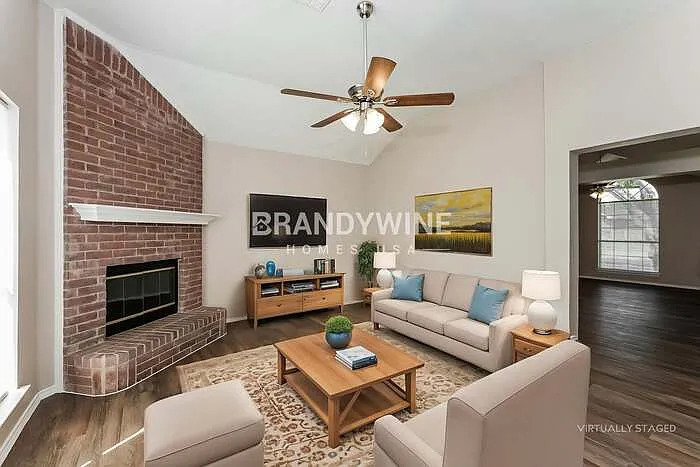 4 bed, 3.0 bath, 1988 sqft, $2,145 — Photo 4