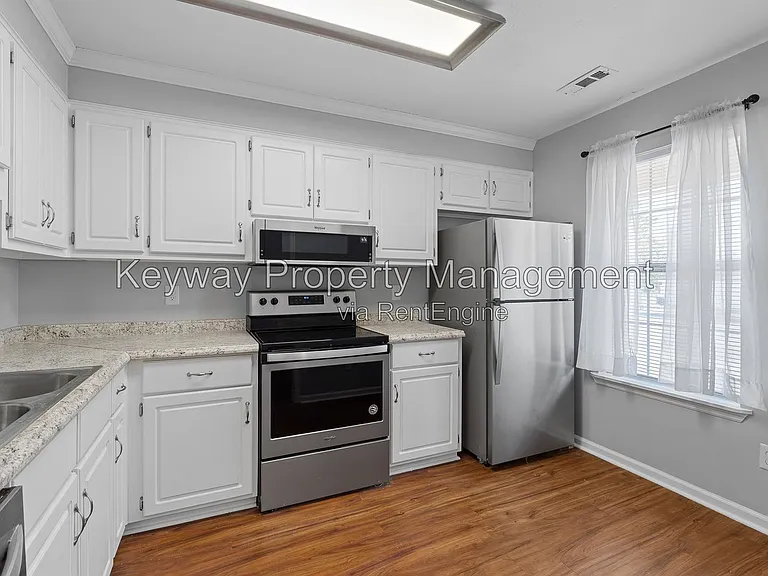 18 Fowkewood Ct — Photo 5