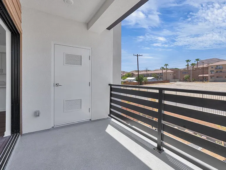 68550 Grove St #200 — Photo 35