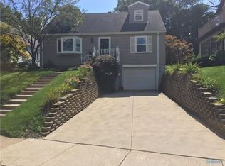 2472 Eastmoreland Dr, Oregon, OH 43616