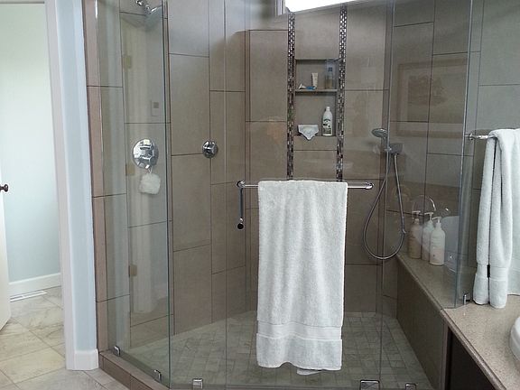 Walk in masterbath shower