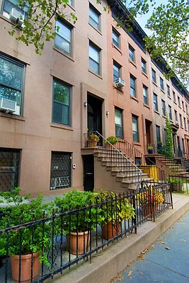 Sold by Brooklyn Bridge | media 21