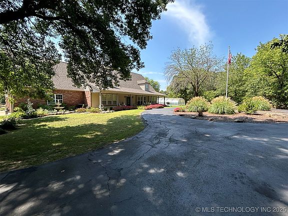 3rd image of 7574 S 49th West Ave