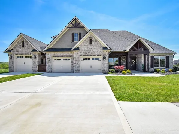 1319 Rippling Waters Cir, Sevierville, TN 37876