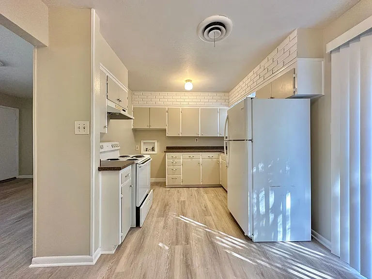 707 W Lincoln Ave — Photo 6