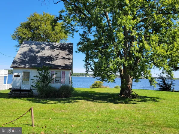 4602 Todd Point Ln, Sparrows Point, MD 21219