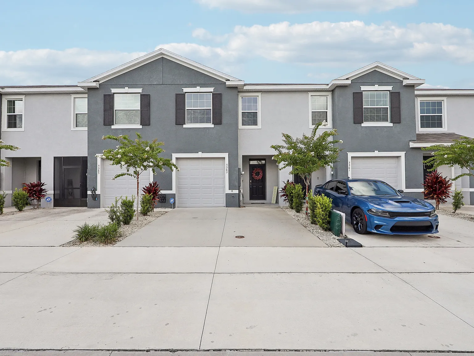 3 bed, $2,700 — Photo 2