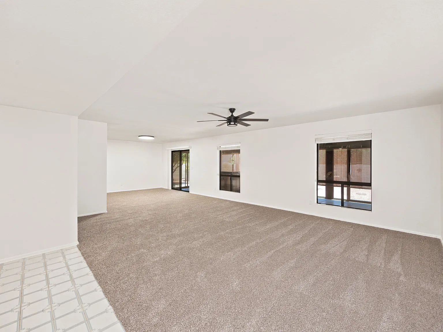 3 bed, 1971 sqft, $2,299 — Photo 4