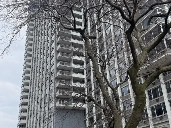 4250 N Marine Dr APT 2827, Chicago, IL 60613