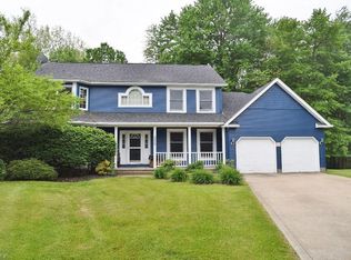 350 Woodbridge Gln, Richmond Heights, OH 44143