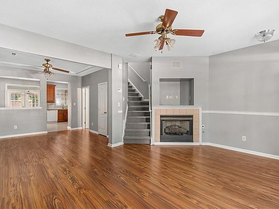 4th image of 715 Windbrook Cir