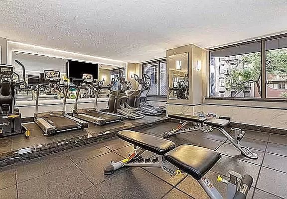 5th image of 245 E 44th St APT 30D