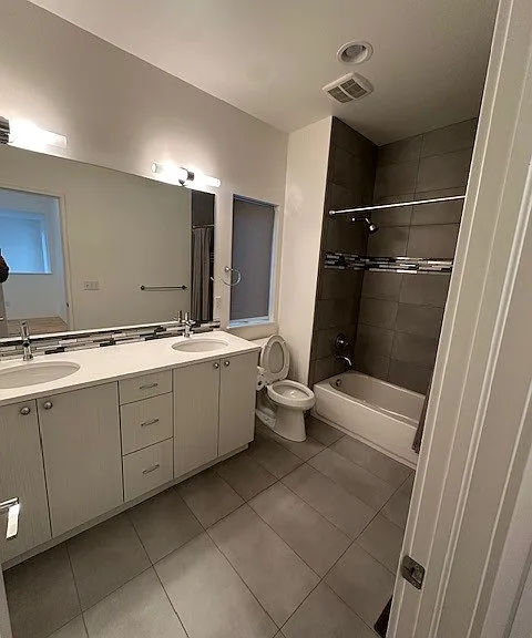 2437 S Williams St — Photo 18