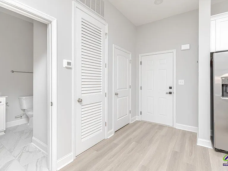 1013 Northside Dr — Photo 47