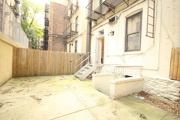 Rented by Dynamik Realty | media 31