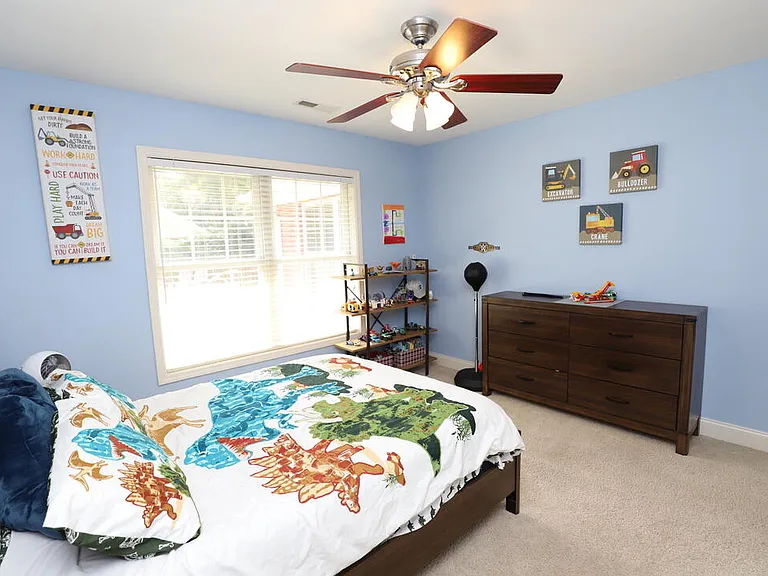 595 Saint Augustine Dr — Photo 32
