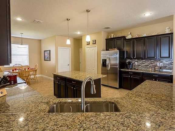 4th image of 3966 Buckinghamshire Dr