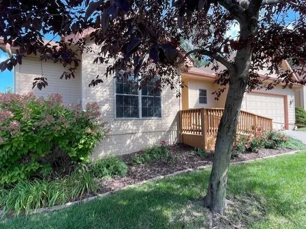 12 Grenville Ct, Council Bluffs, IA 51503