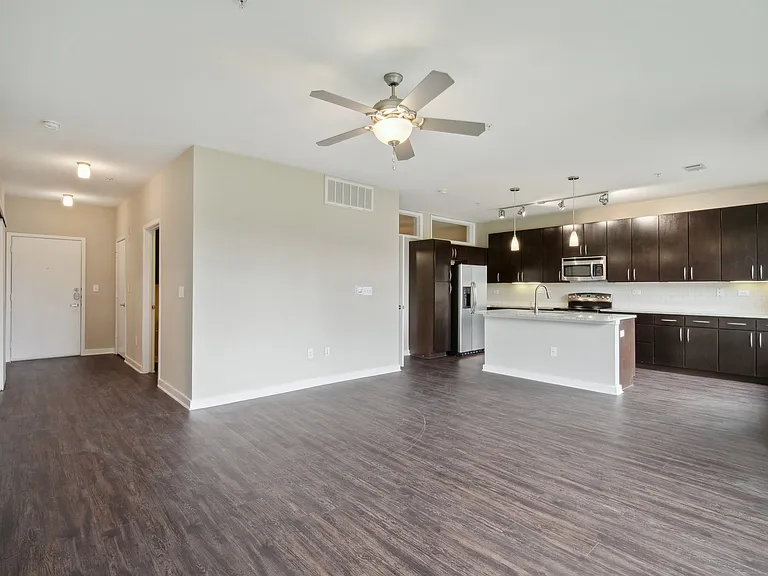 Cole Apartments — Photo 18