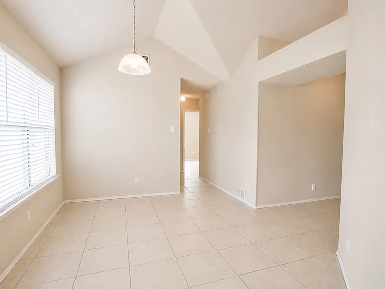 1410 Flameleaf Dr — Photo 21