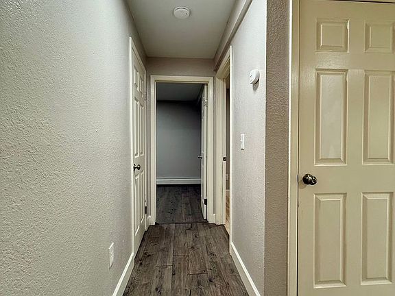 4th image of 1090 S Salmonberry St #4
