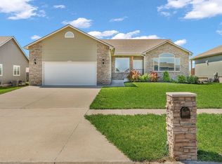 8443 SW 30th St, Topeka, KS 66614