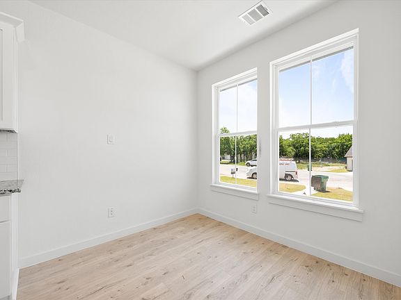 2nd image of 1207 Chestnut Court Runa 2 Unit 2