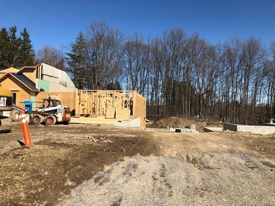 2nd image of 113 Buchmans Close Cir