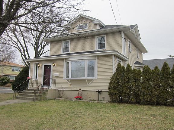 2nd image of 301 Tulip Ave