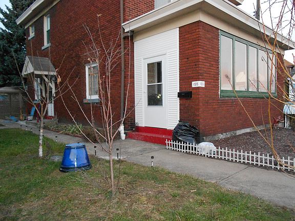 Porch ( sunroom ? )