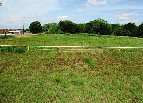 4th image of 1516 Weatherford Hwy