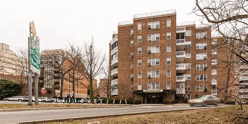 Sold by Silversons Realty LLC | media 19