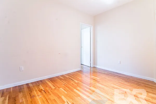 Rented by EXR | media 21