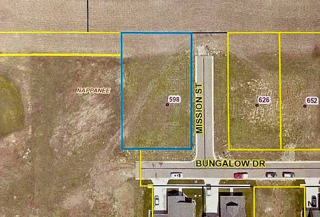 1st image of 598 Bungalow Dr