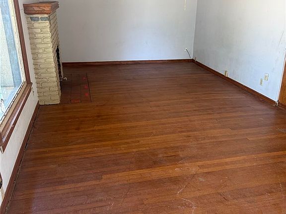2nd image of 700 N 11th St