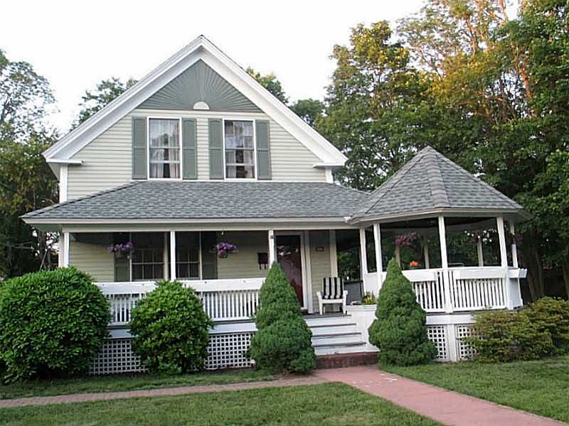 2nd image of 258 Armstrong Ave